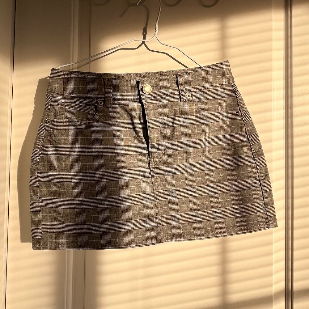 black/white plaid/checkered american eagle mini skirt